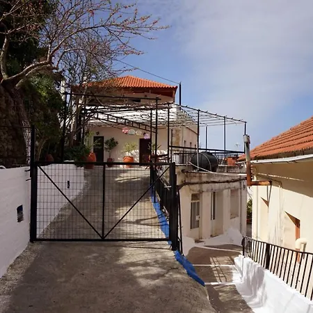Aggeliki's Traditional Country Holiday home *