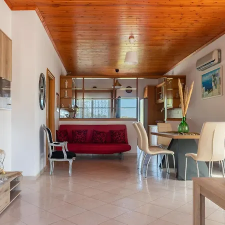 Aggeliki's Traditional Country Holiday home *