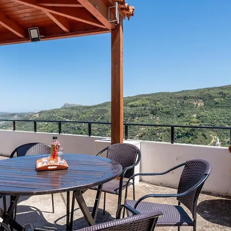 Aggeliki's Traditional Country Holiday home Topolia
