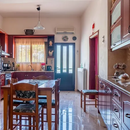 Aggeliki's Traditional Country * Topolia