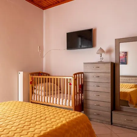 Aggeliki's Traditional Country Holiday home Topolia